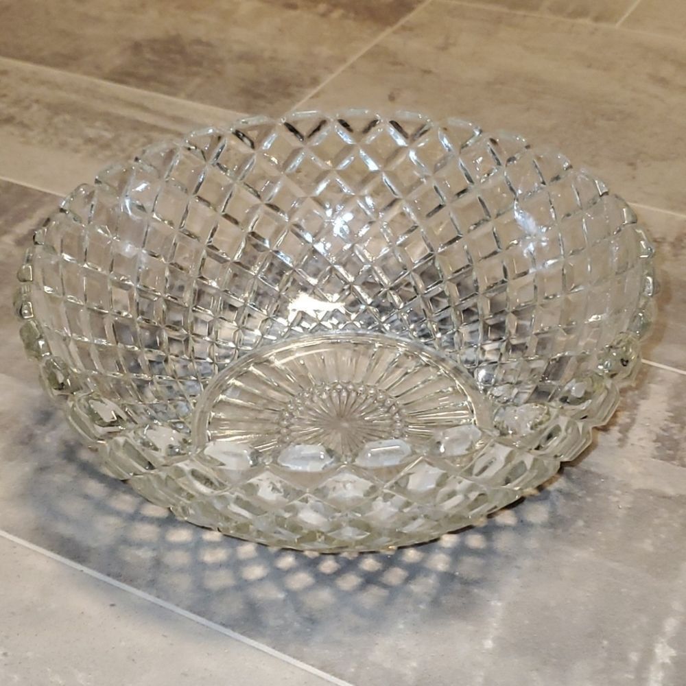 Medium Glass Basket Weave Bowl